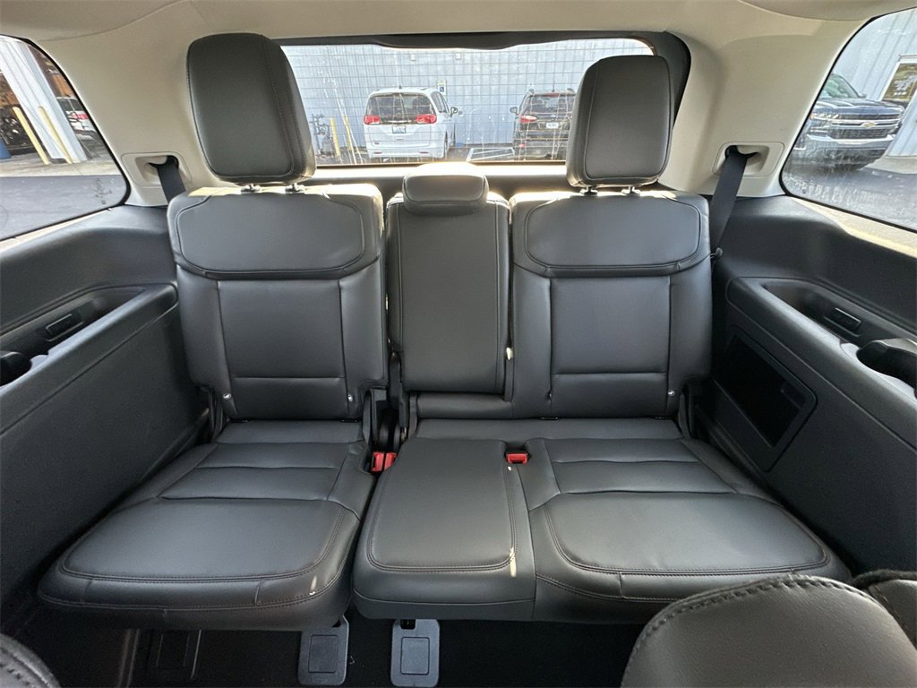 New 2025 Ford Expedition Active image 24