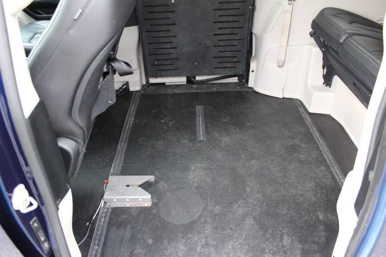 Used 2019 Chrysler Pacifica Touring-L FWD image 25