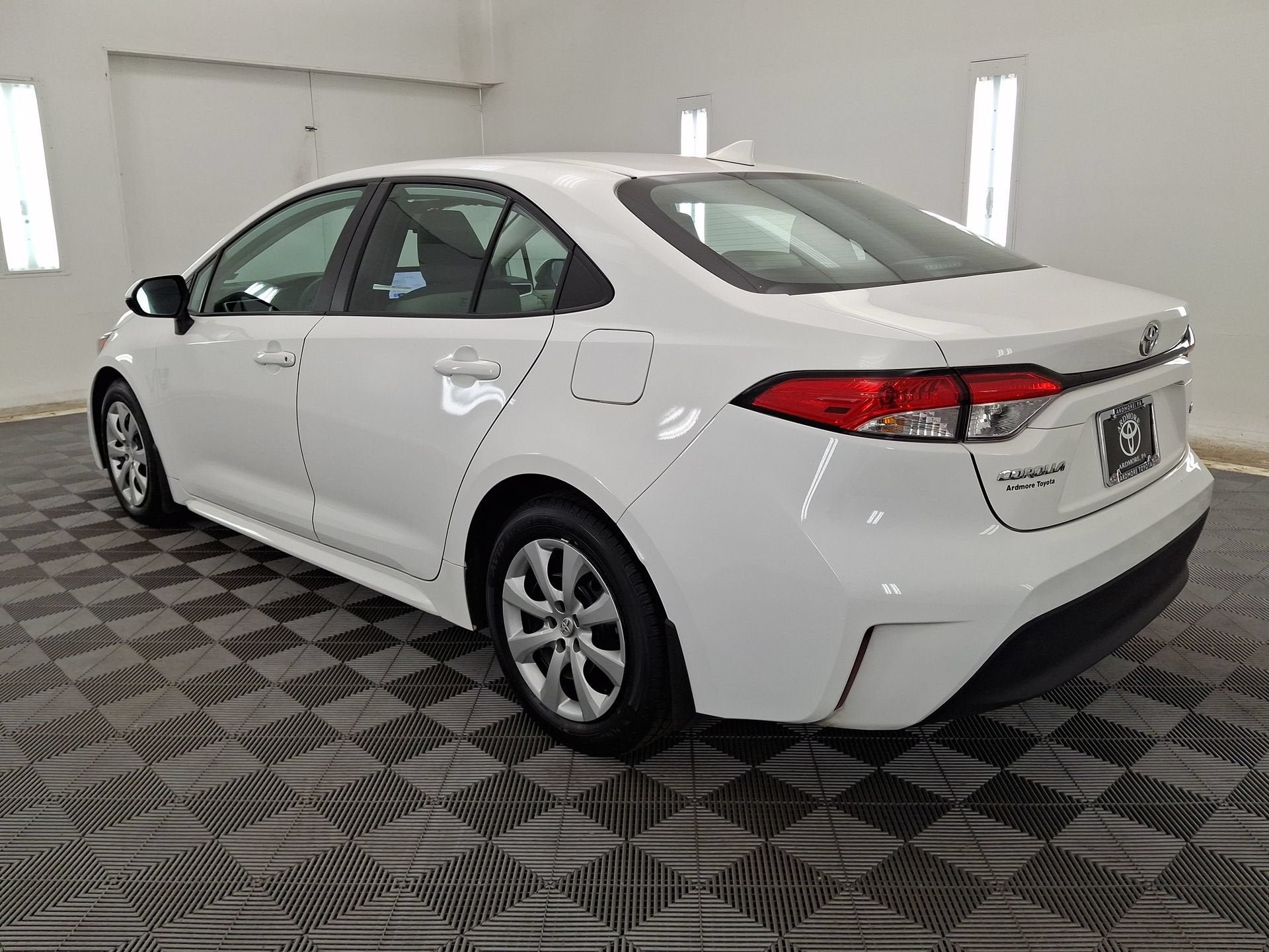 Certified 2025 Toyota Corolla LE FWD image 21
