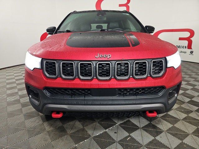 Certified 2025 Jeep Compass Trailhawk w/ Trailhawk Elite Group image 2