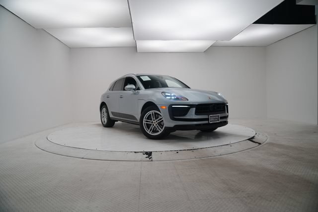 Certified 2026 Porsche Macan AWD/4WD image 27