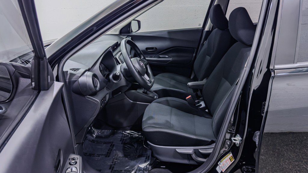 Used 2024 Nissan Kicks S image 11