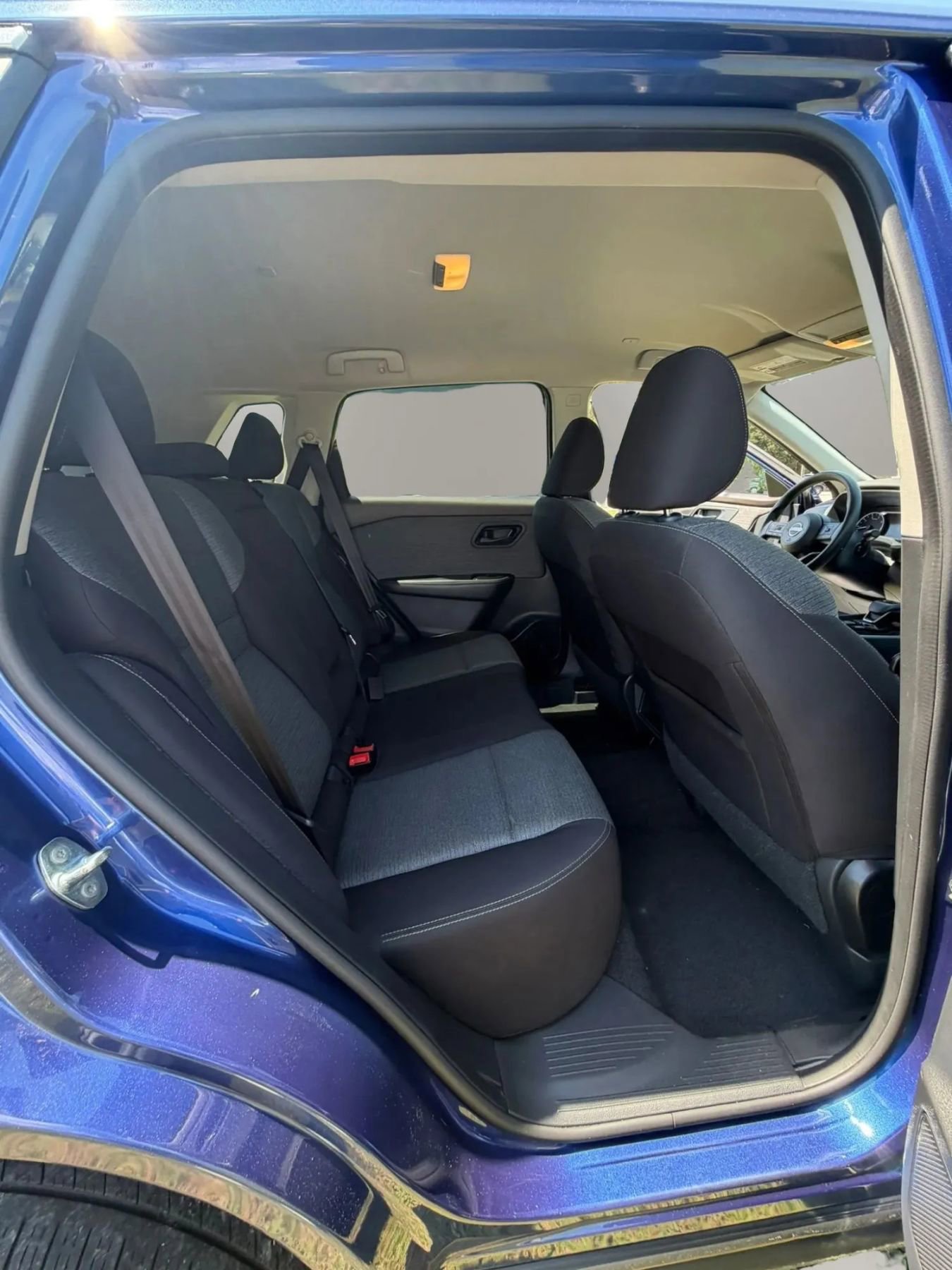Used 2022 Nissan Rogue S AWD/4WD image 12