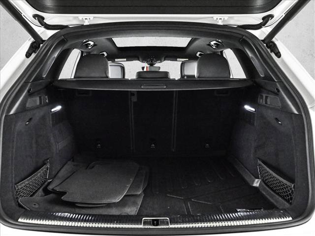 Used 2020 Audi SQ5 Premium Plus w/ Premium Plus Package AWD/4WD image 6