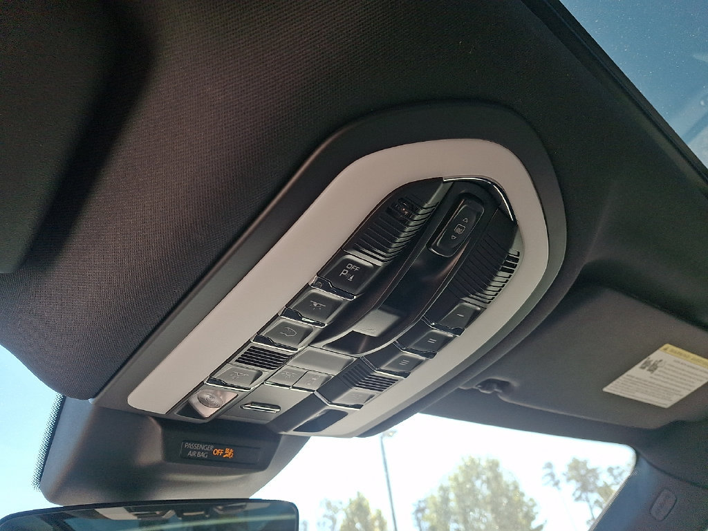 Used 2024 Porsche Macan S AWD/4WD image 27