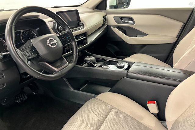 Used 2025 Nissan Rogue SV image 15