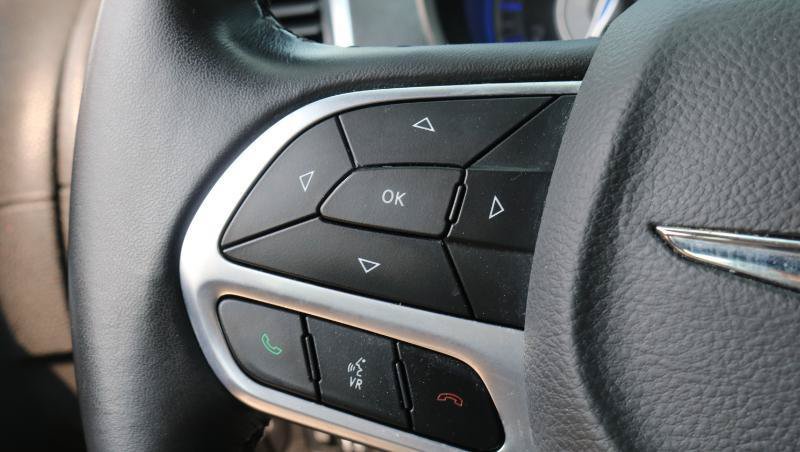 Used 2020 Chrysler 300 Touring w/ Sport Appearance Package RWD image 9