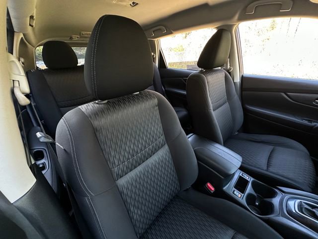 Used 2020 Nissan Rogue SV w/ Premium Package image 38