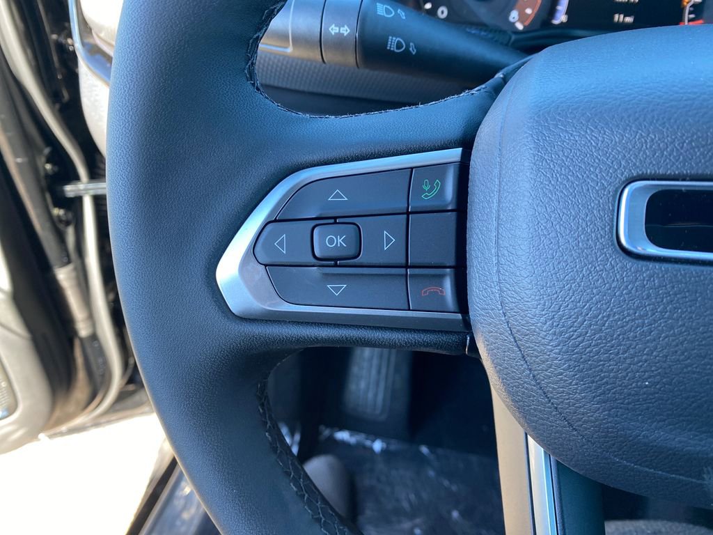 New 2026 Jeep Compass Latitude w/ Sun and Sound Group image 38