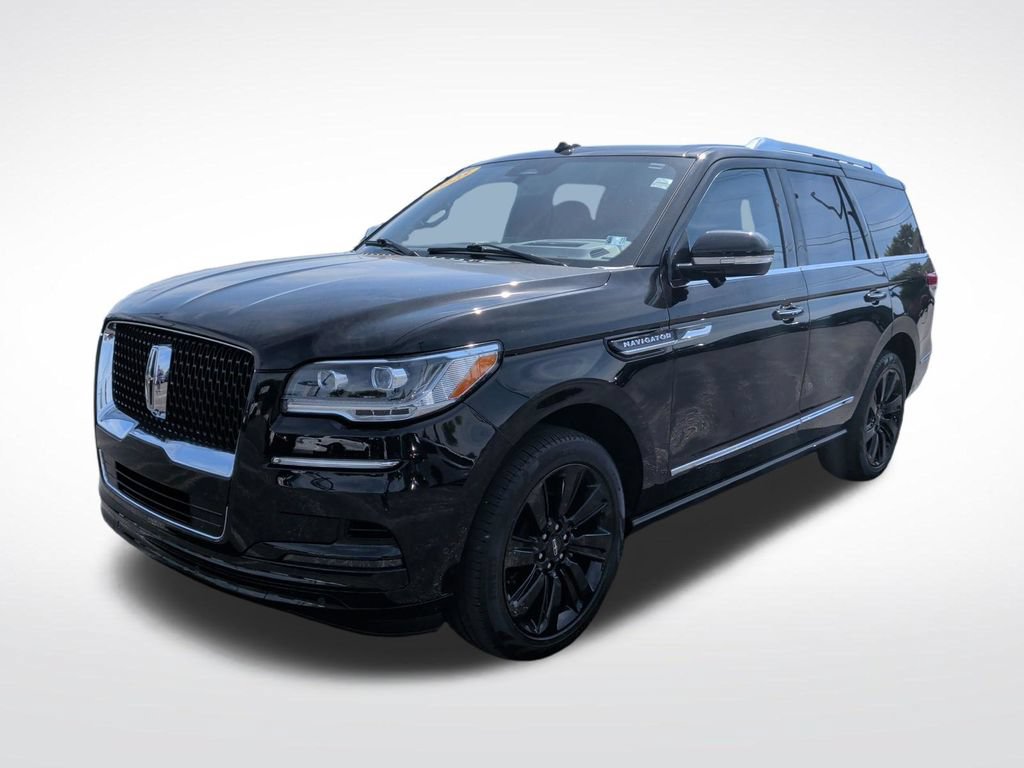 Used 2023 Lincoln Navigator Reserve AWD/4WD image 3