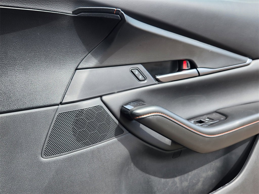 New 2025 MAZDA CX-30 Carbon image 19