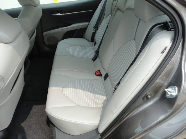 Used 2022 Toyota Camry SE image 10