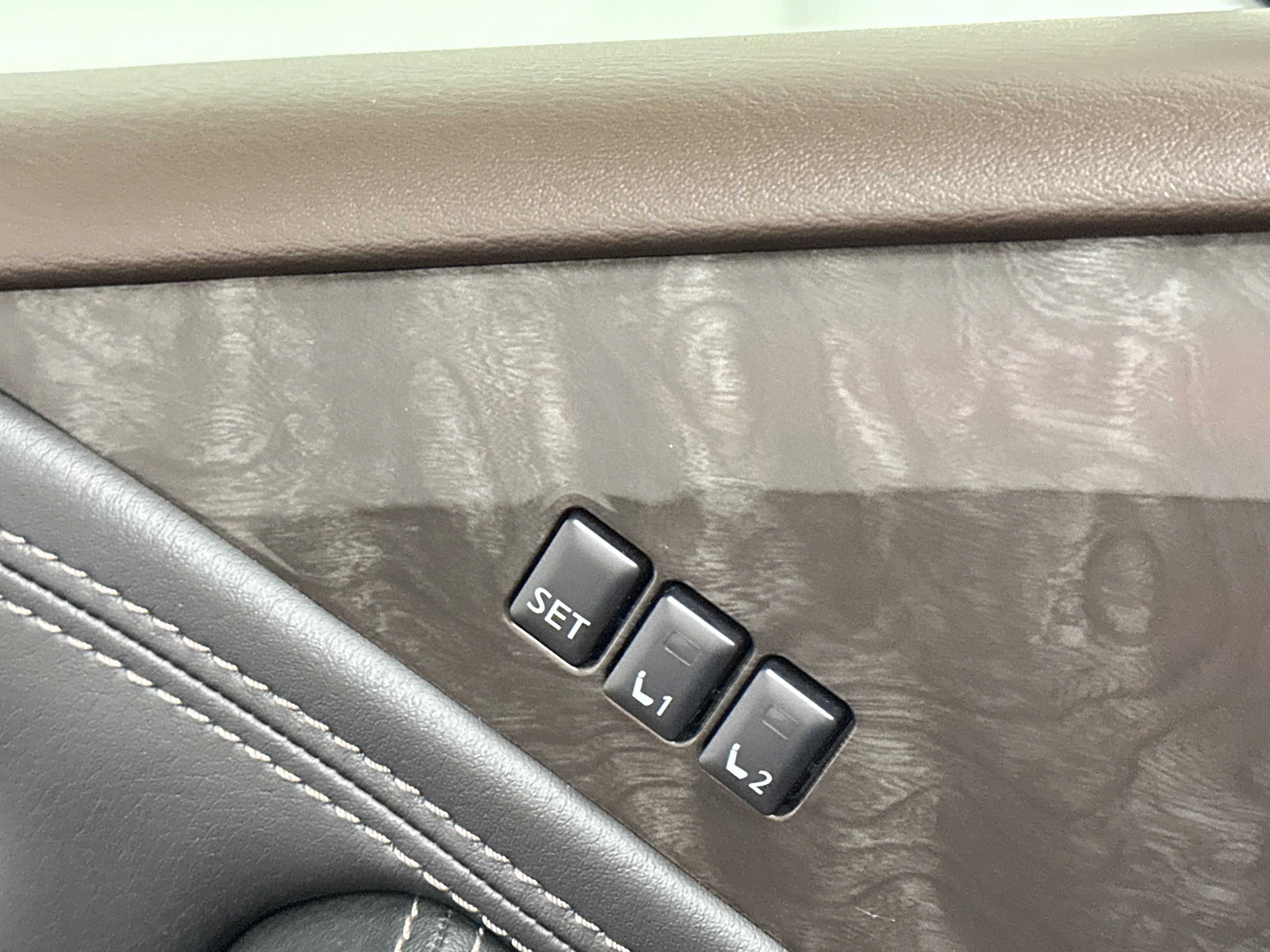 Used 2023 Nissan Armada Platinum image 43