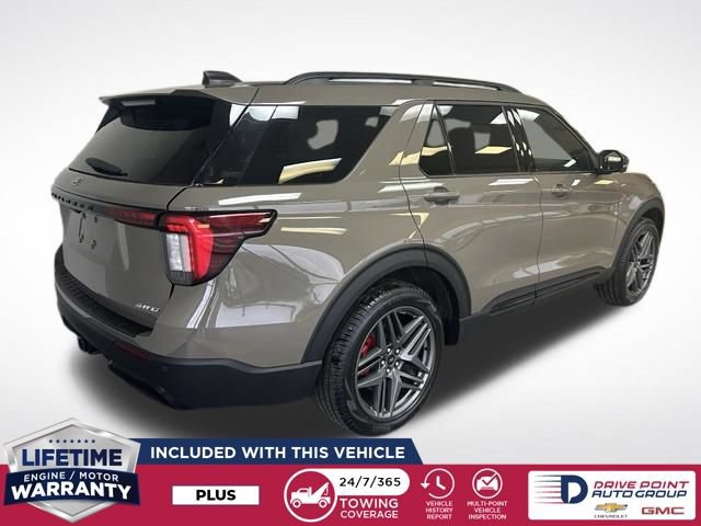 Used 2026 Ford Explorer ST-Line w/ ST-Line Street Pack AWD/4WD image 3