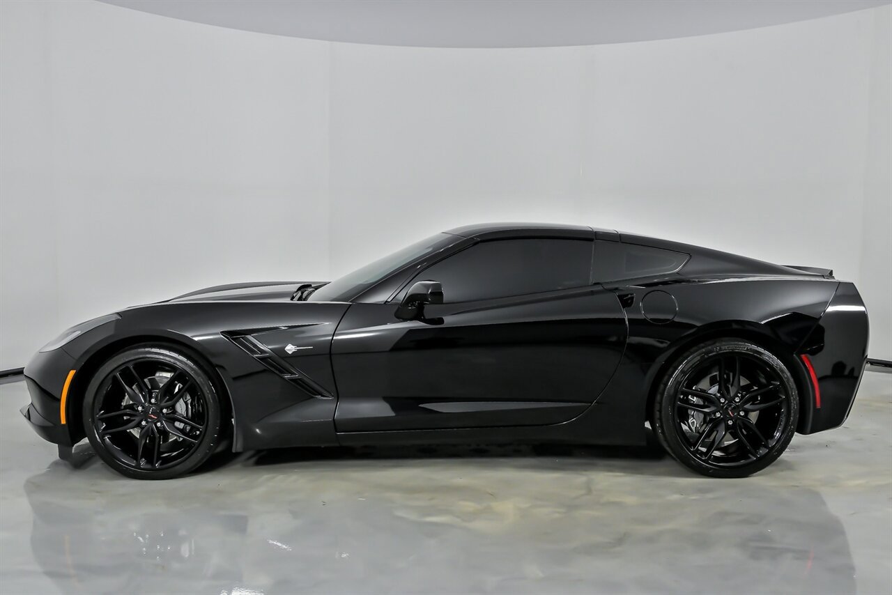 Used 2019 Chevrolet Corvette Stingray Coupe w/ 1LT RWD image 8