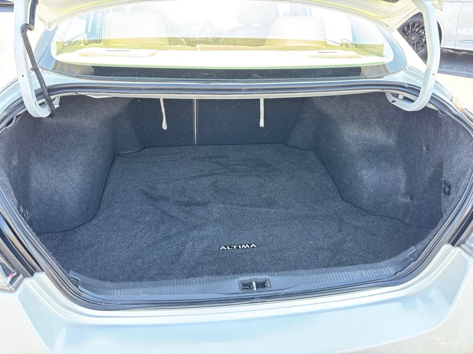 Used 2012 Nissan Altima 3.5 SR w/ Sport Pkg FWD image 21