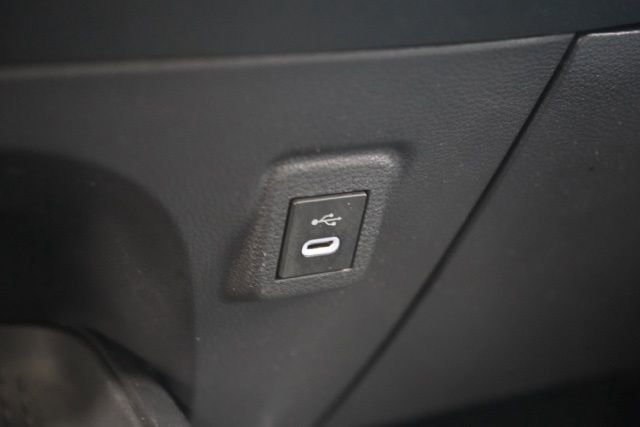 Used 2025 Toyota Corolla LE image 29