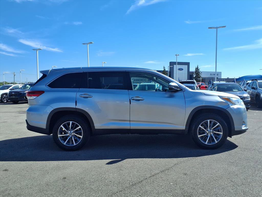 Used 2019 Toyota Highlander XLE image 8