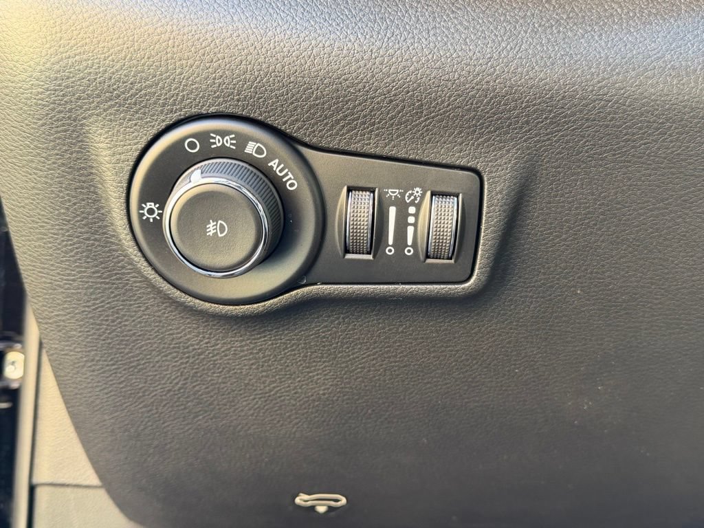 New 2026 Jeep Compass Latitude w/ Sun and Sound Group AWD/4WD image 22