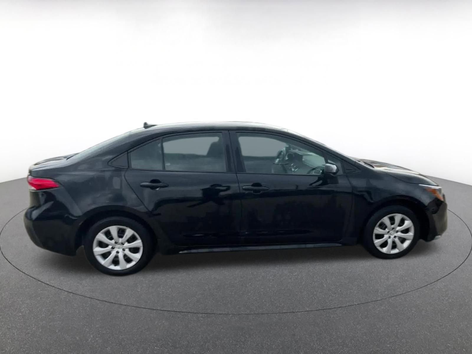 Used 2024 Toyota Corolla LE image 16
