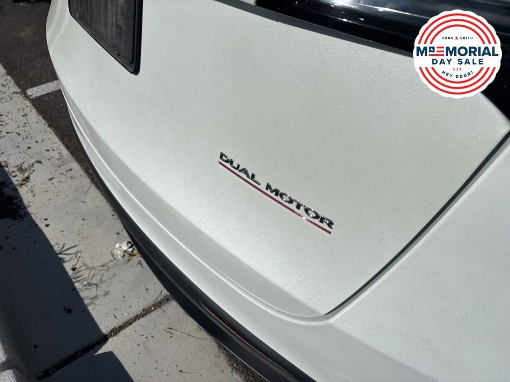 Used 2023 Tesla Model Y Performance AWD/4WD image 3