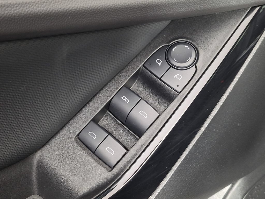 Certified 2025 Chevrolet Equinox LT FWD image 15