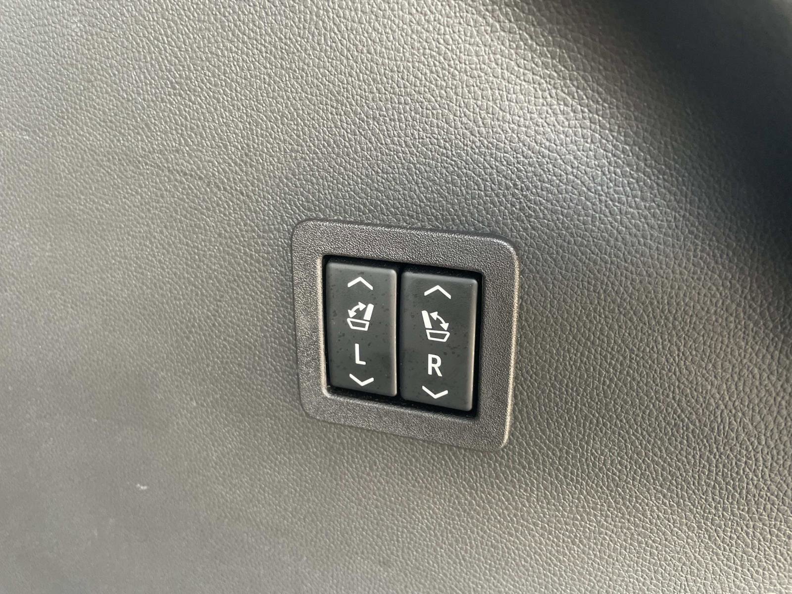 Used 2022 Buick Enclave Avenir w/ Avenir Technology Package AWD/4WD image 9