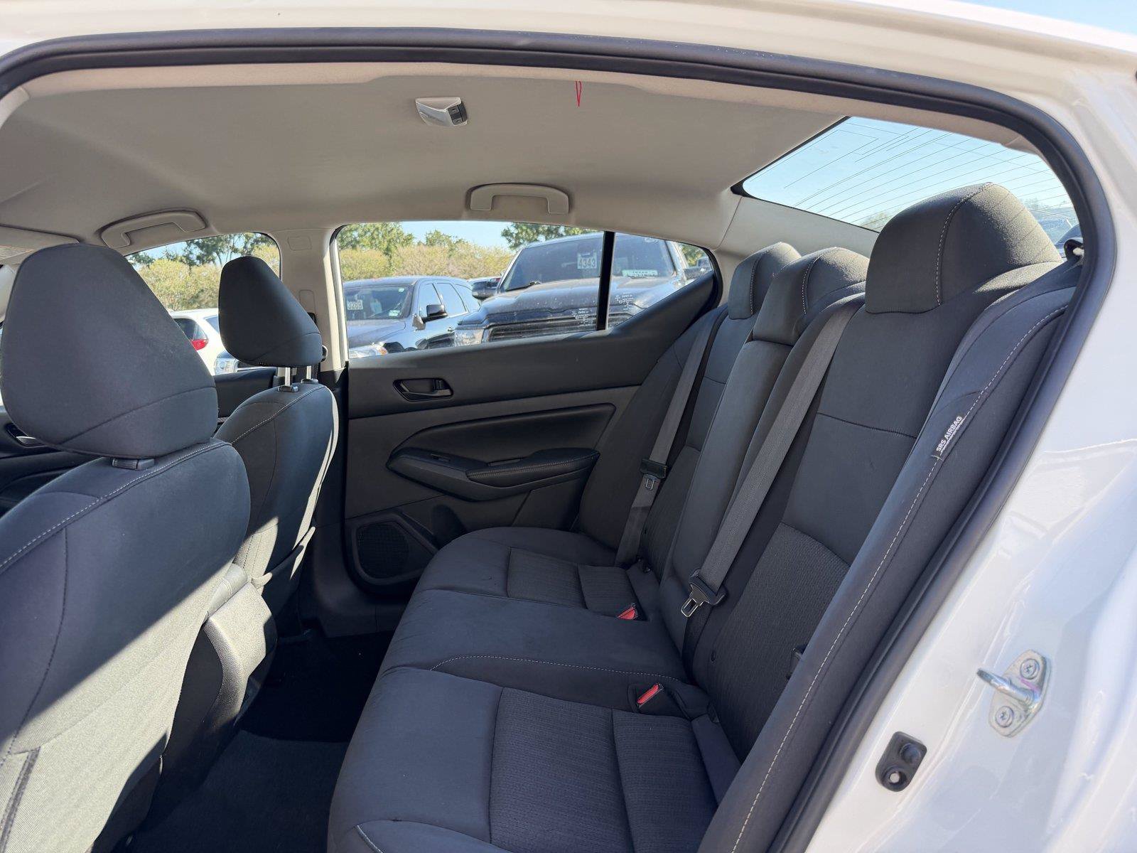 Used 2025 Nissan Altima 2.5 SV FWD image 18