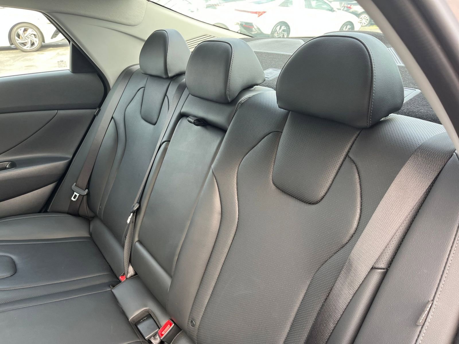 Used 2025 Hyundai Elantra Limited image 38