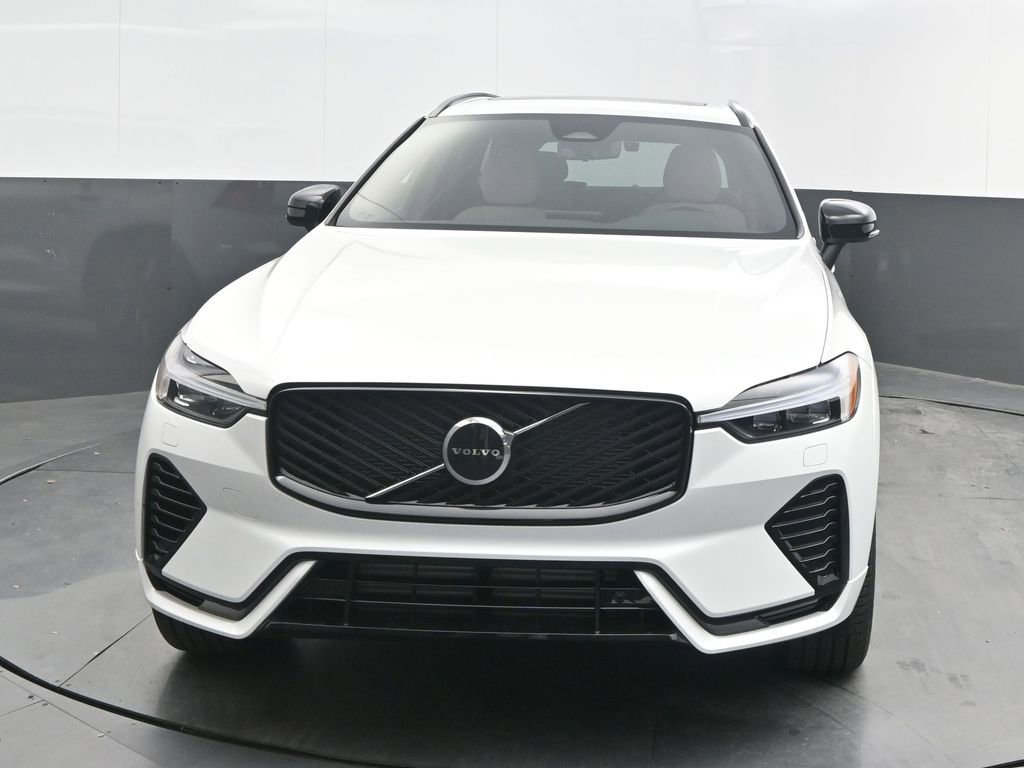 New 2026 Volvo XC60 T8 Core w/ Climate Package image 10