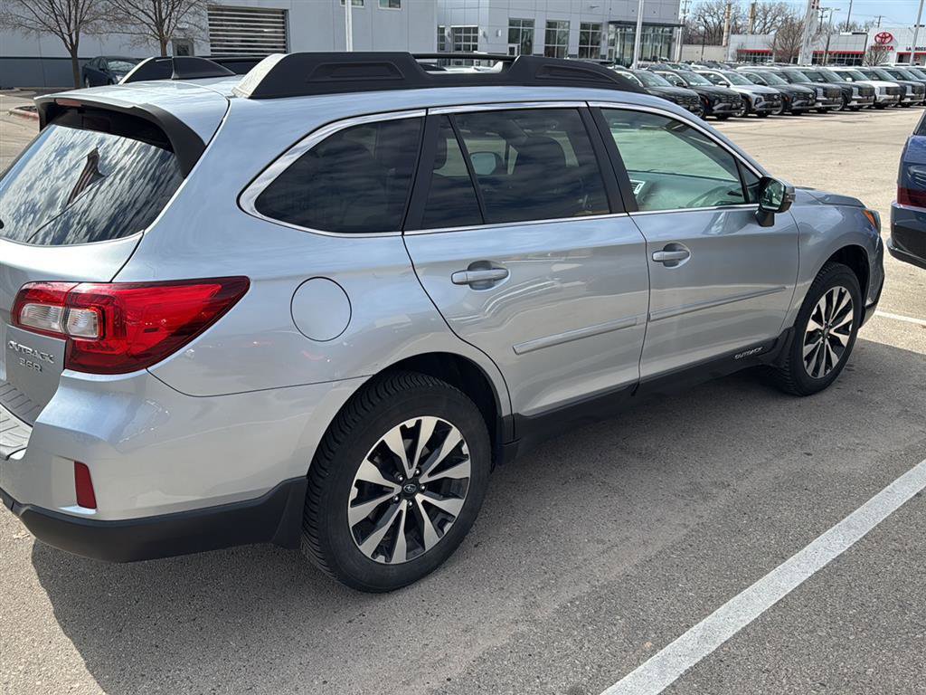 Used 2017 Subaru Outback 3.6R Limited w/ Popular Package #5 image 14