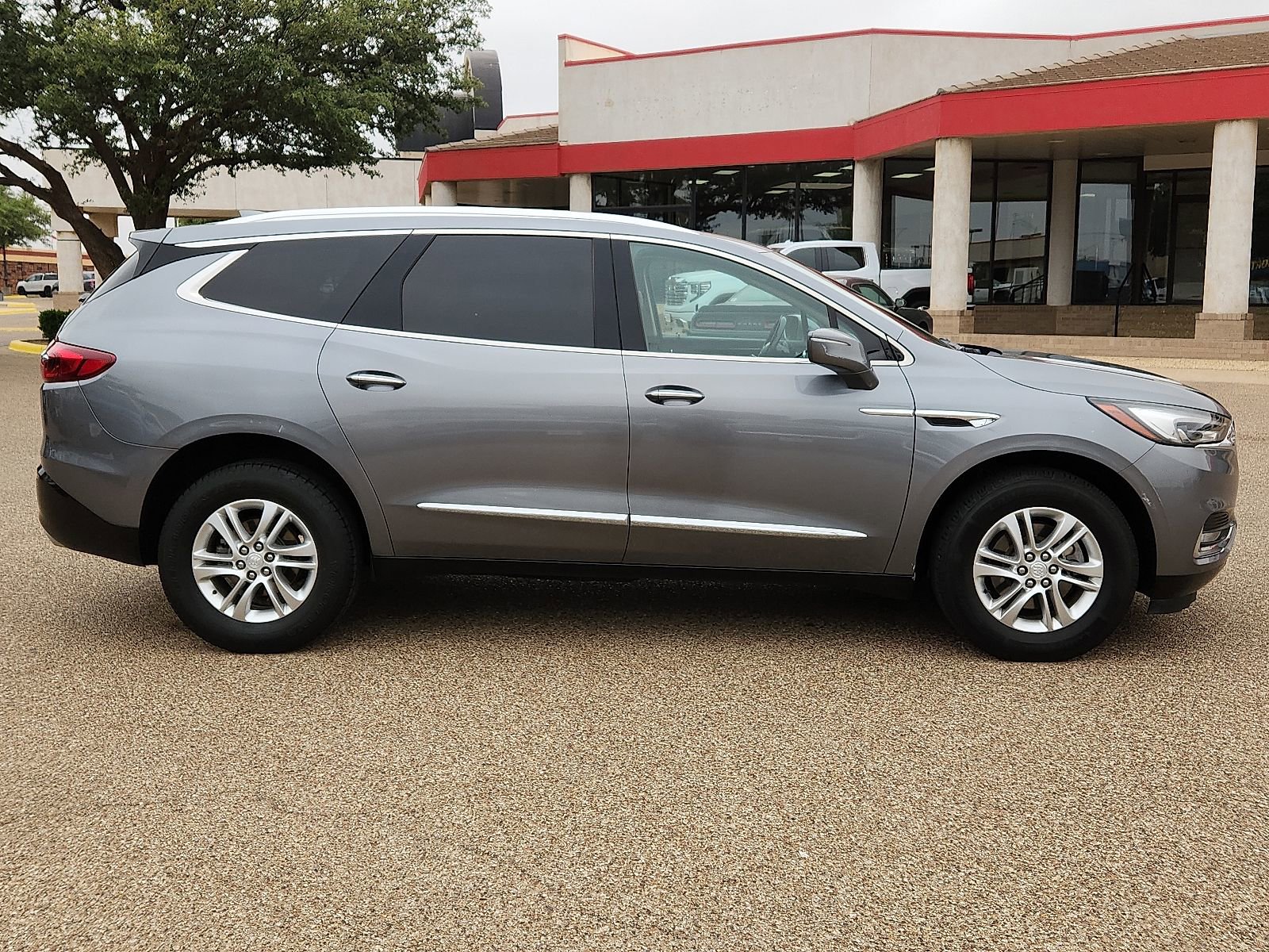 Used 2019 Buick Enclave Essence AWD/4WD image 5