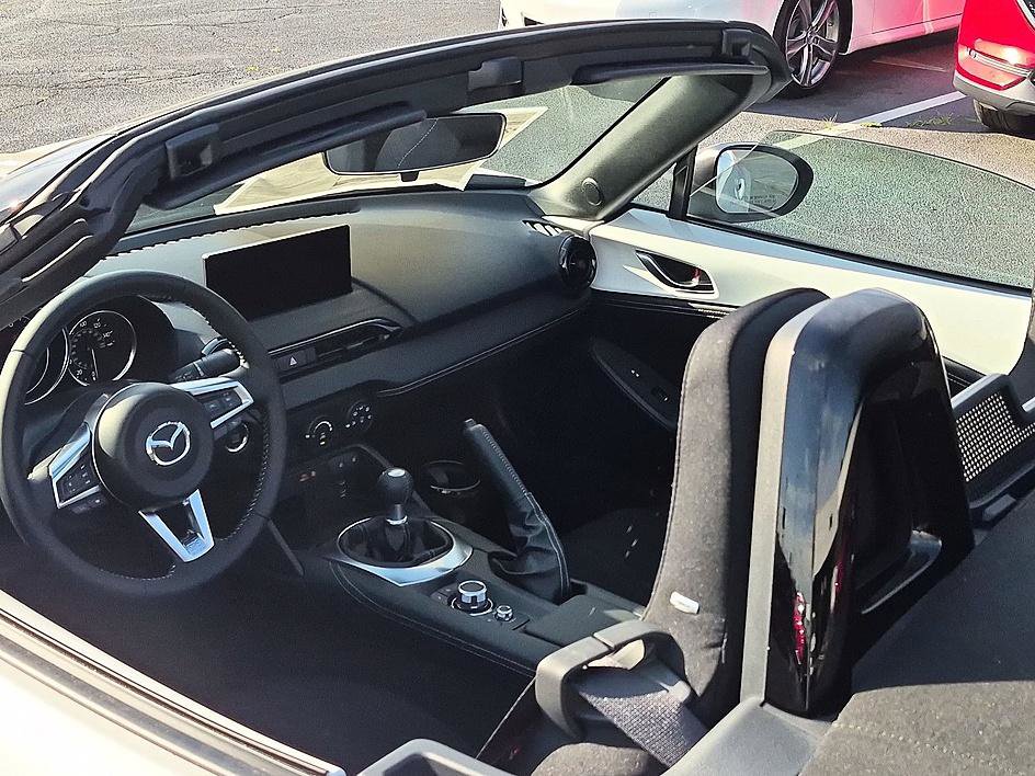 New 2026 MAZDA MX-5 Miata Club w/ Interior Package RWD image 38