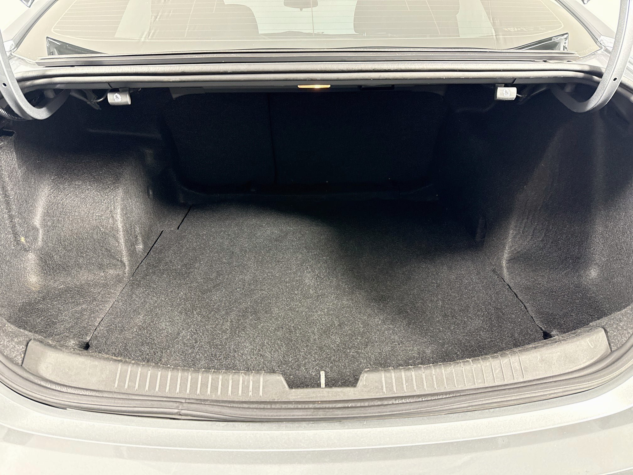 Used 2023 Chevrolet Malibu LT FWD image 39