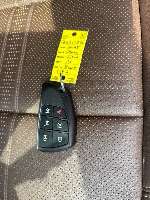 Used 2025 Chevrolet Tahoe High Country AWD/4WD image 18