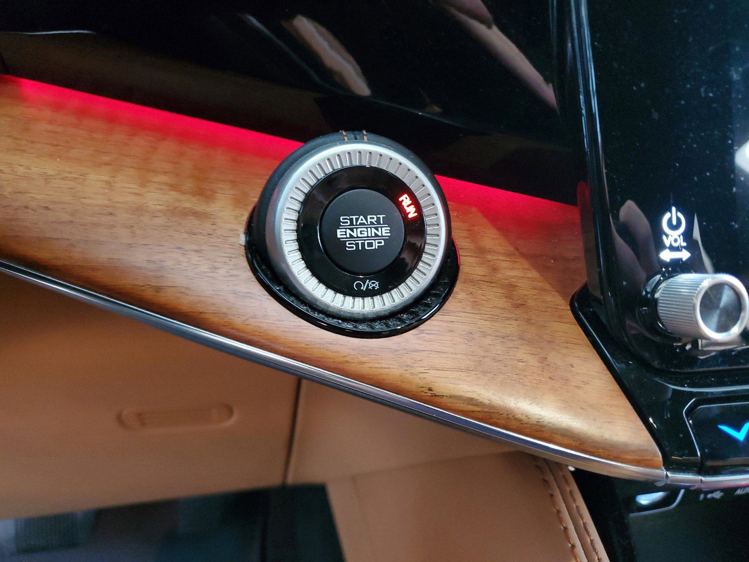 Certified 2022 Jeep Grand Wagoneer Series III w/ Rear Seat Video Group 1 image 21