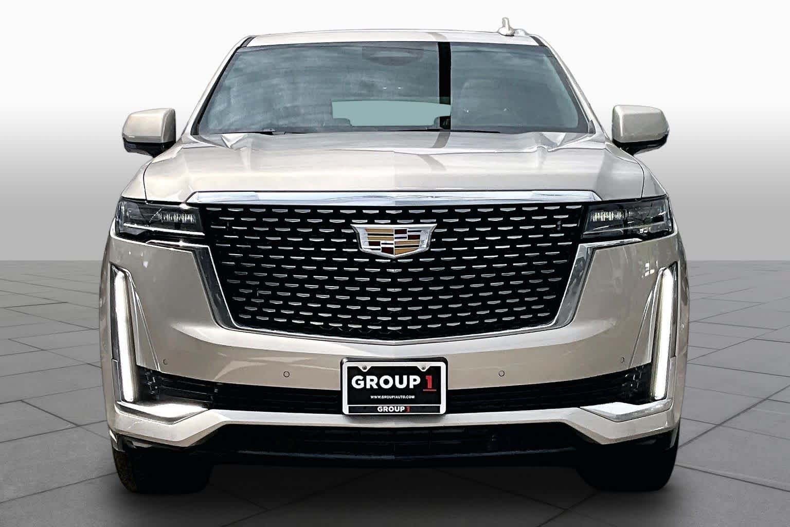 Used 2024 Cadillac Escalade Premium Luxury w/ Performance Package AWD/4WD image 4