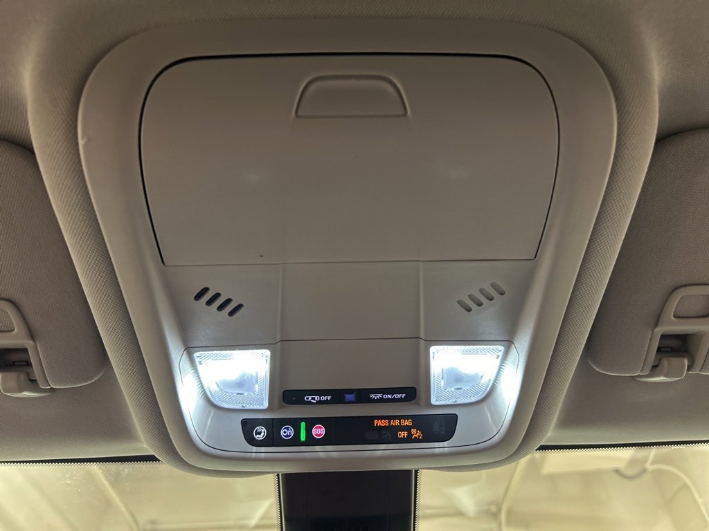 Used 2024 GMC Terrain SLE image 25