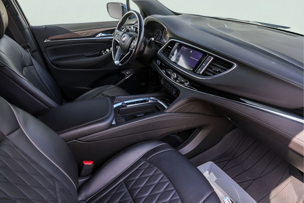 Used 2023 Buick Enclave Avenir w/ Avenir Technology Package image 34