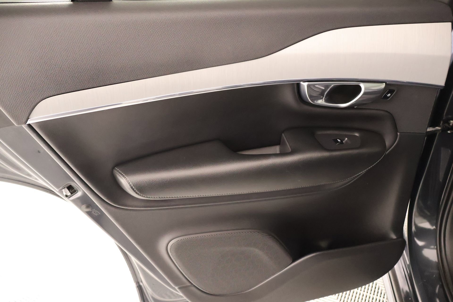 Used 2021 Volvo XC90 T5 Momentum w/ Advanced Package image 19