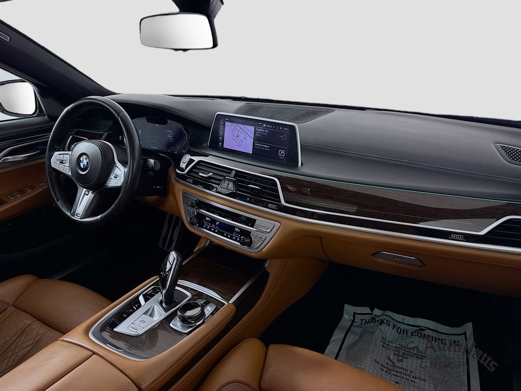 Used 2021 BMW 740i xDrive w/ M Sport Package image 30