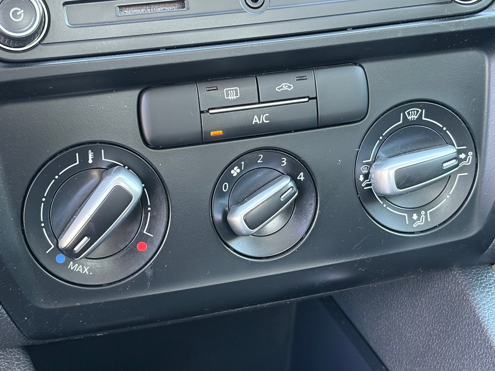 Used 2018 Volkswagen Jetta S FWD image 27