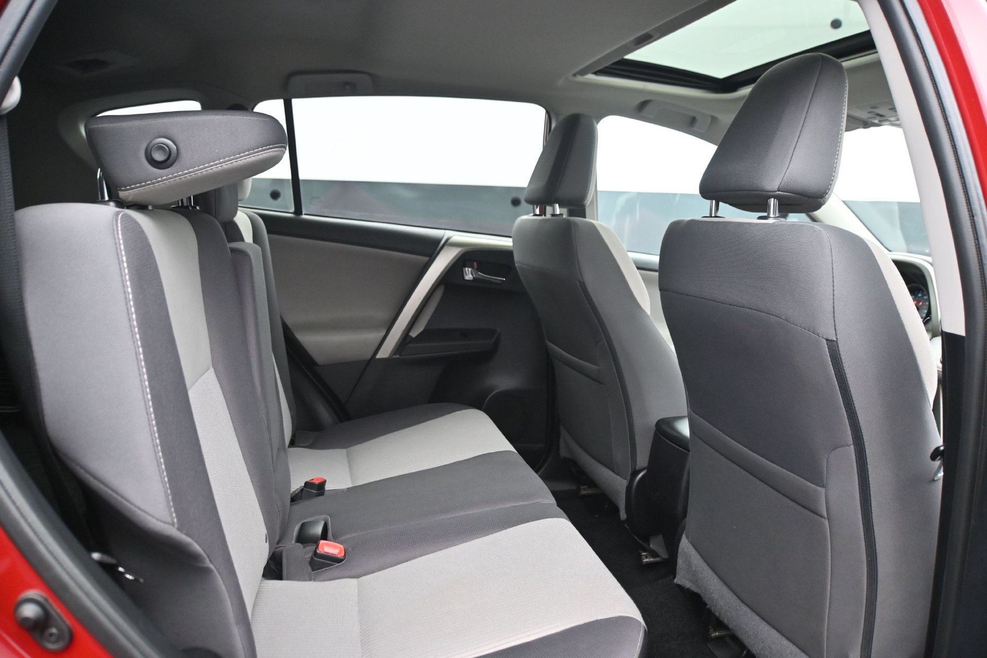 Used 2014 Toyota RAV4 XLE AWD/4WD image 14