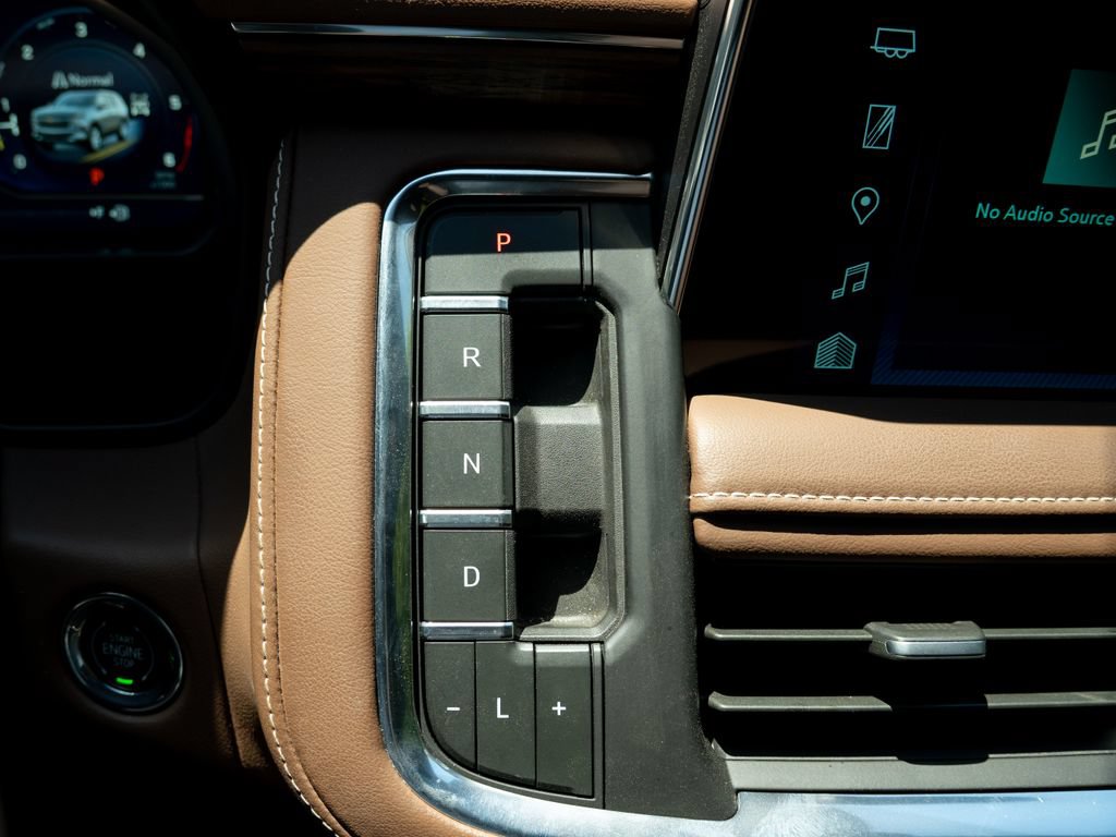 Used 2023 Chevrolet Tahoe High Country AWD/4WD image 15