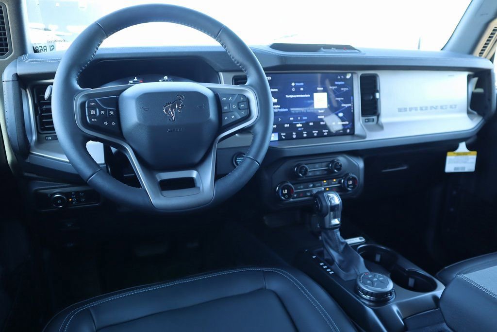 New 2025 Ford Bronco Outer Banks image 2