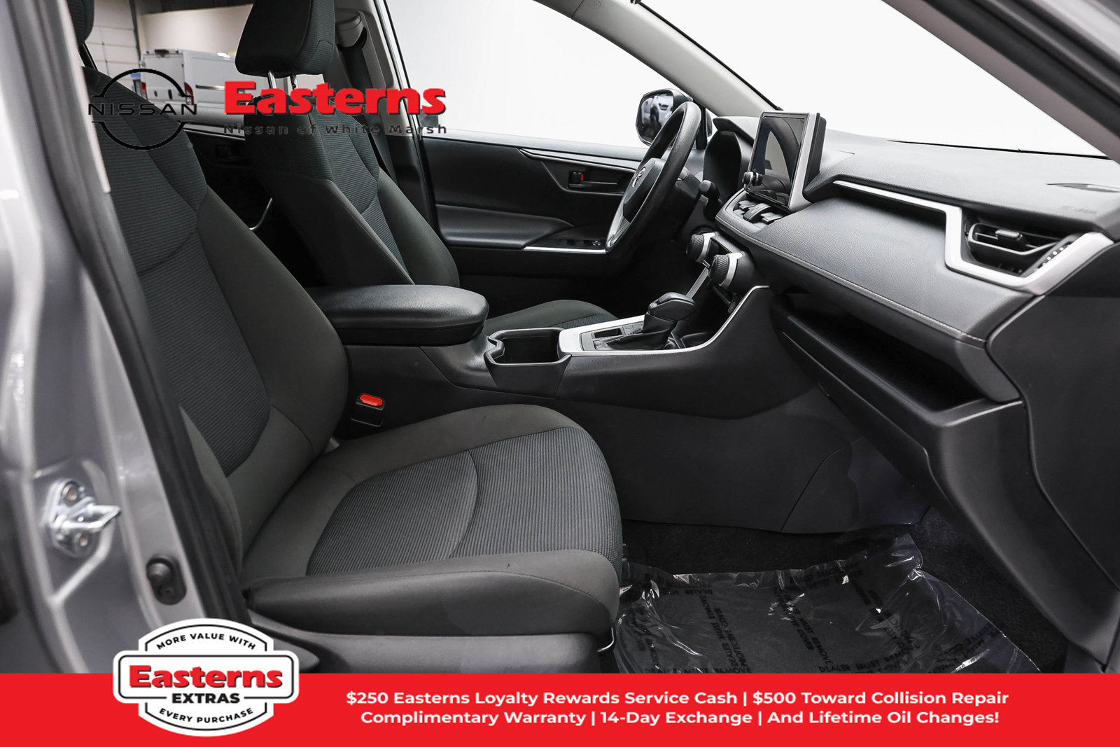 Used 2025 Toyota RAV4 LE AWD/4WD image 23