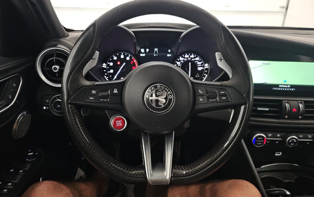 Used 2018 Alfa Romeo Giulia Quadrifoglio w/ Driver Assist Dynamic Package RWD image 9