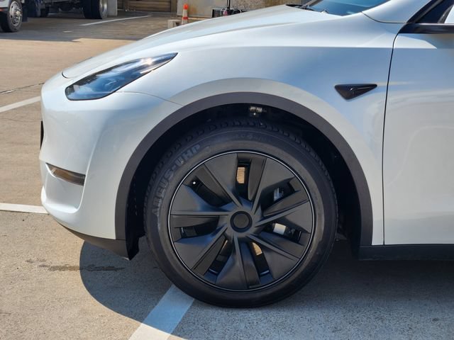 Used 2025 Tesla Model Y Long Range AWD/4WD image 13