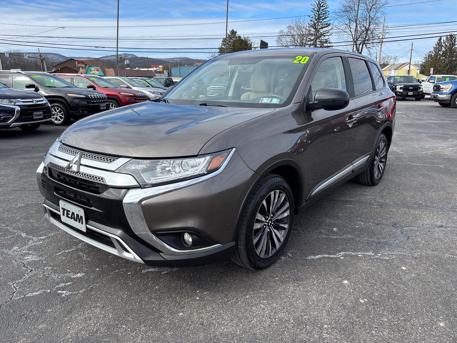 Used 2020 Mitsubishi Outlander ES image 3