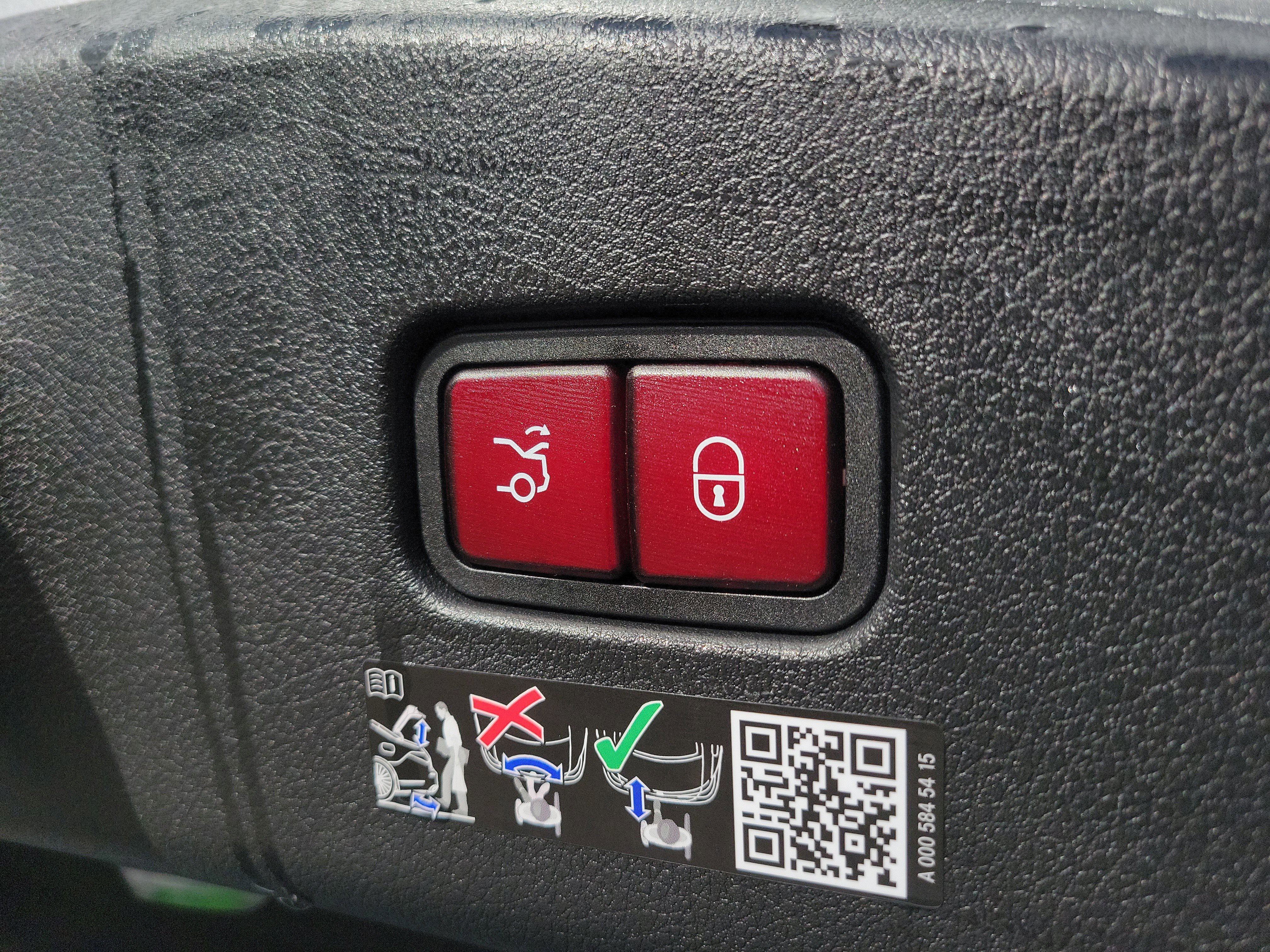 New 2026 Mercedes-Benz CLE 450 4MATIC Coupe image 10